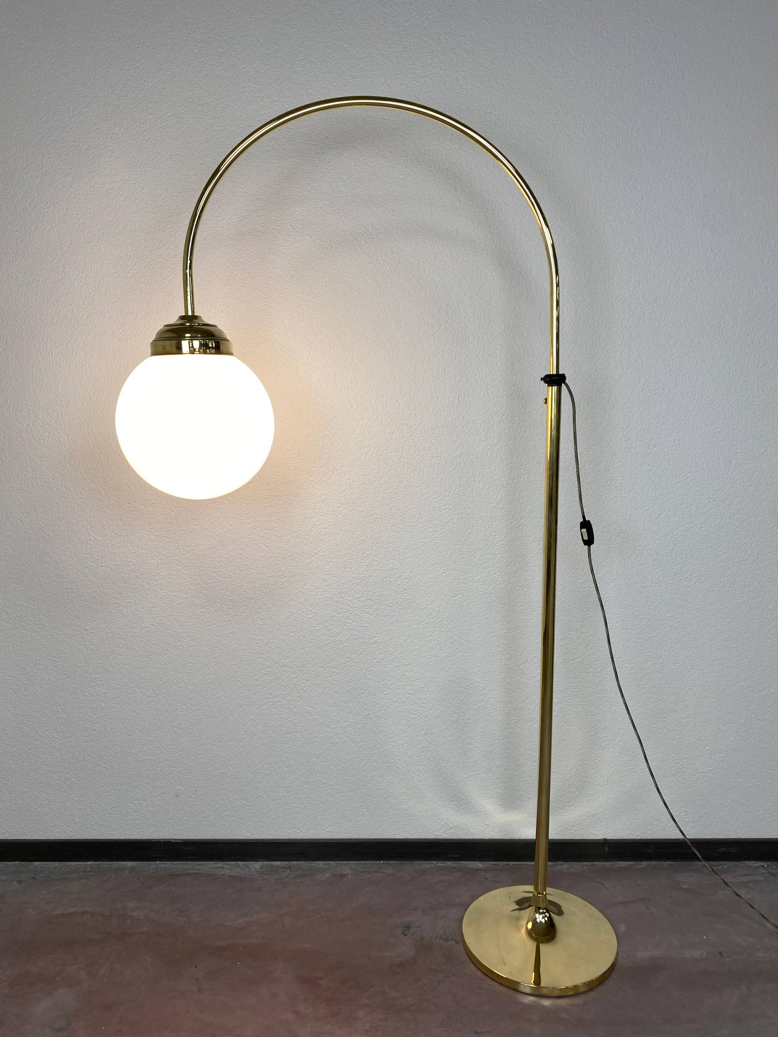 Large Art Deco floor lamp in brass
