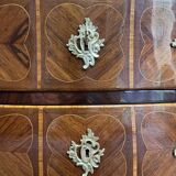 Commode en marqueterie de style Louis XV