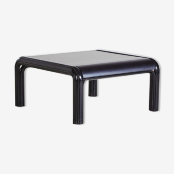 Orsay table by Gea Aulenti for Knoll