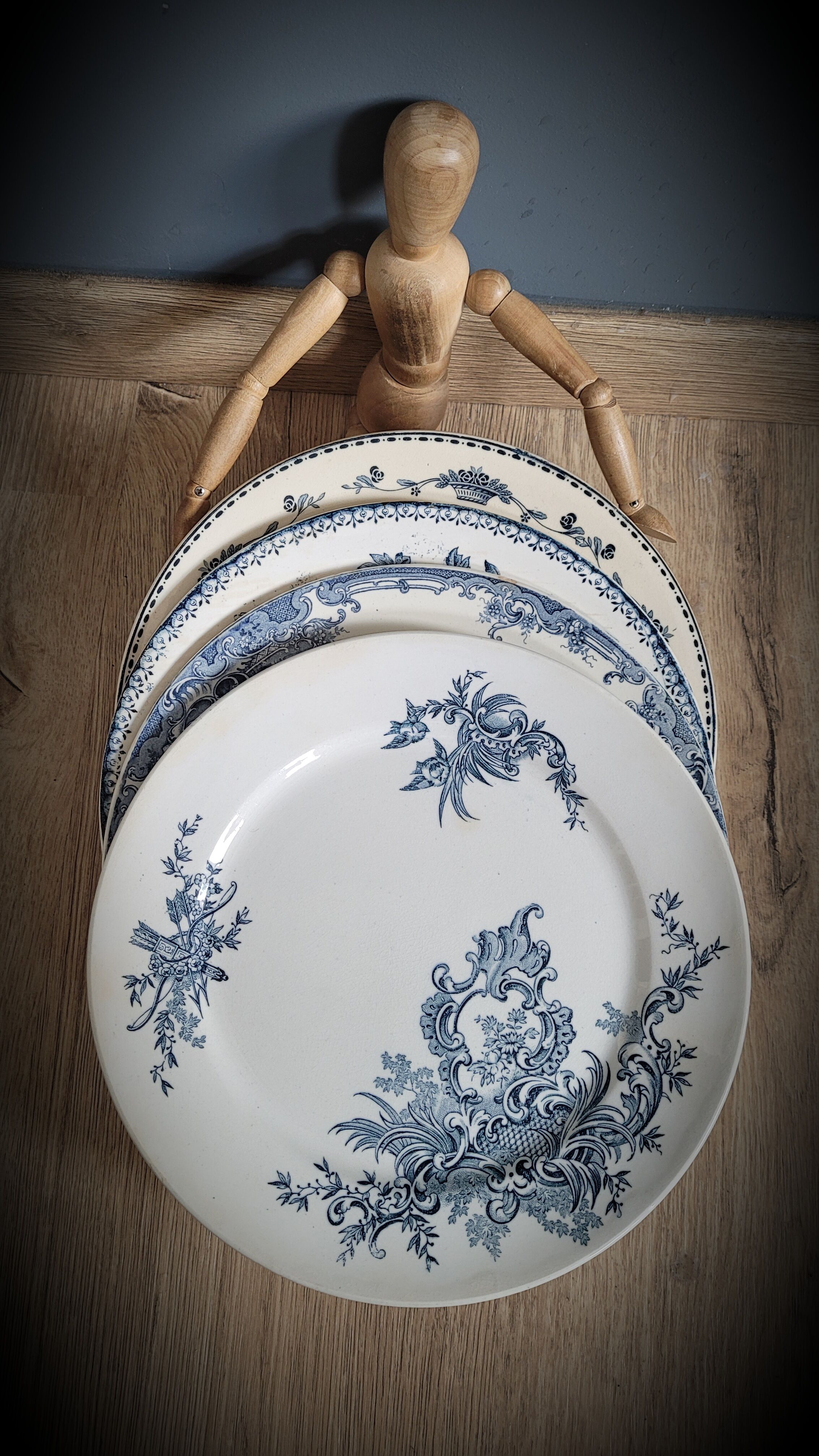 Set 4 blue mismatched plates