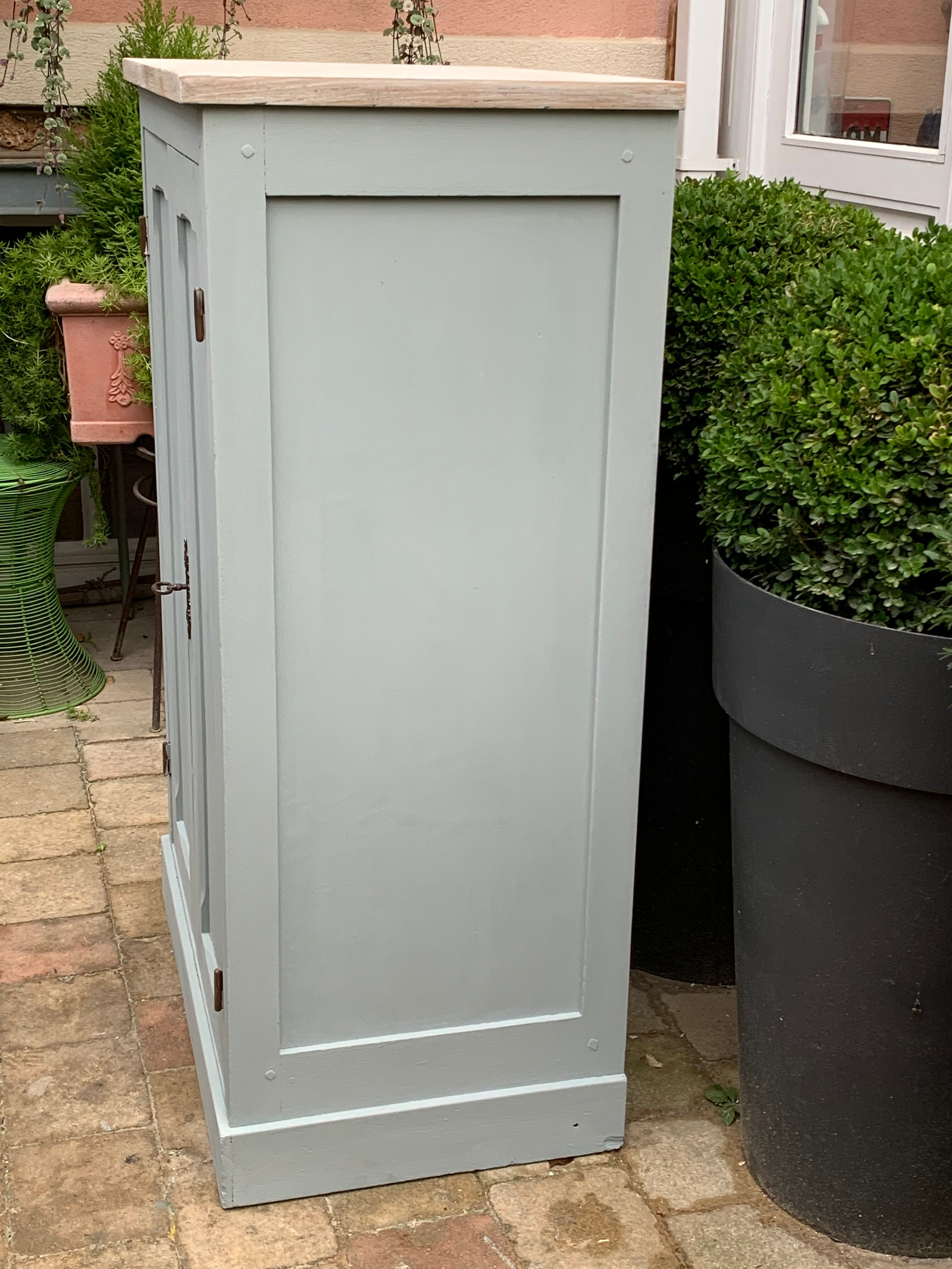 Parisian buffet green grey