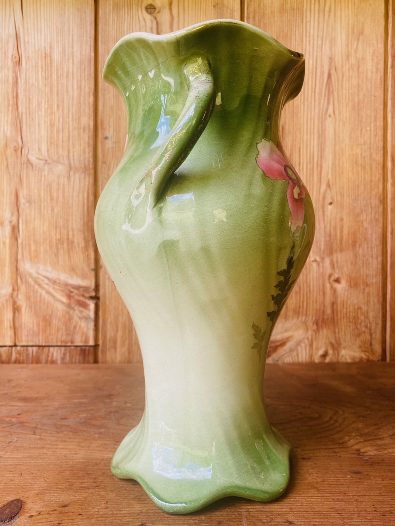 Art Nouveau vase by Gustave de Bruyn Fives of Lille