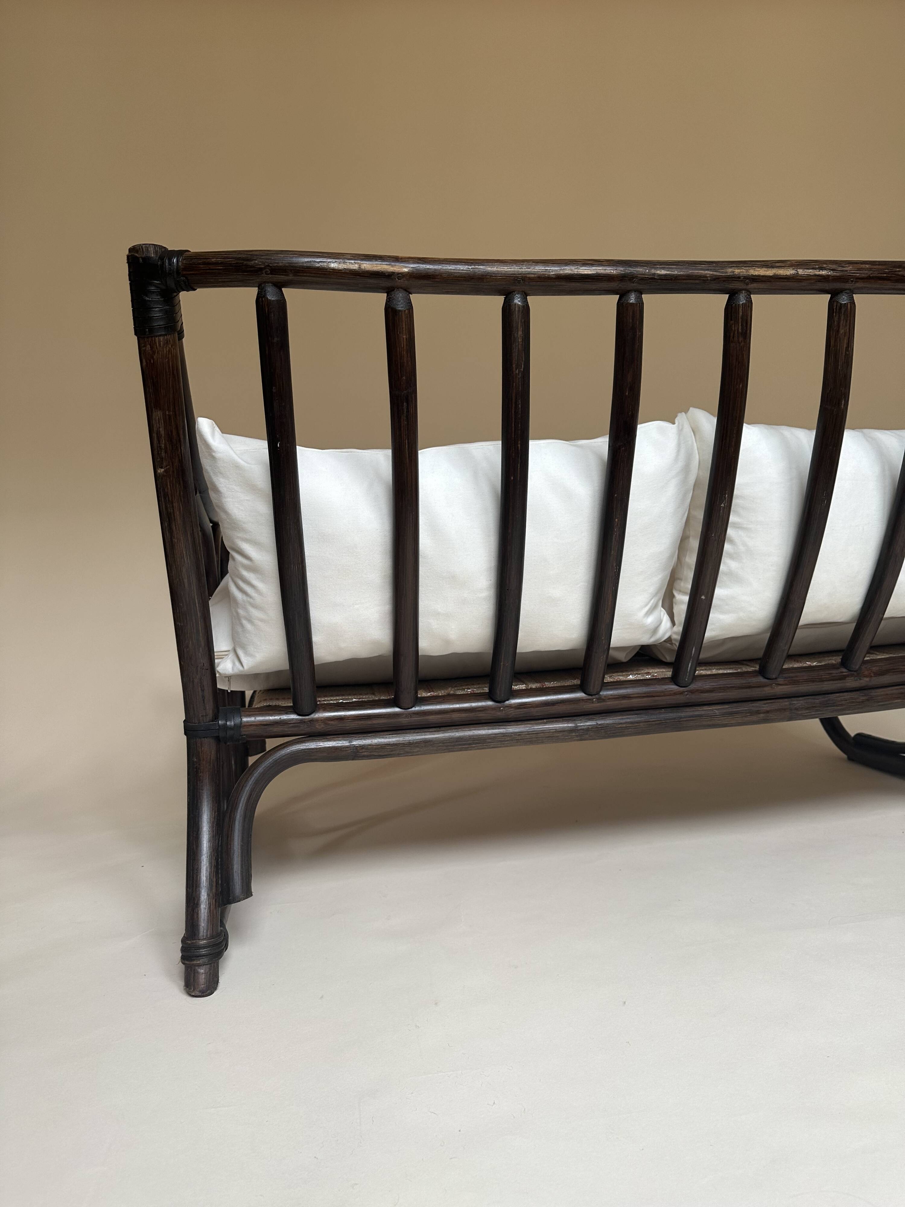 Two-seater rattan bench