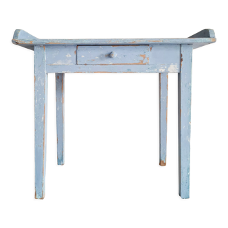 Old blue table