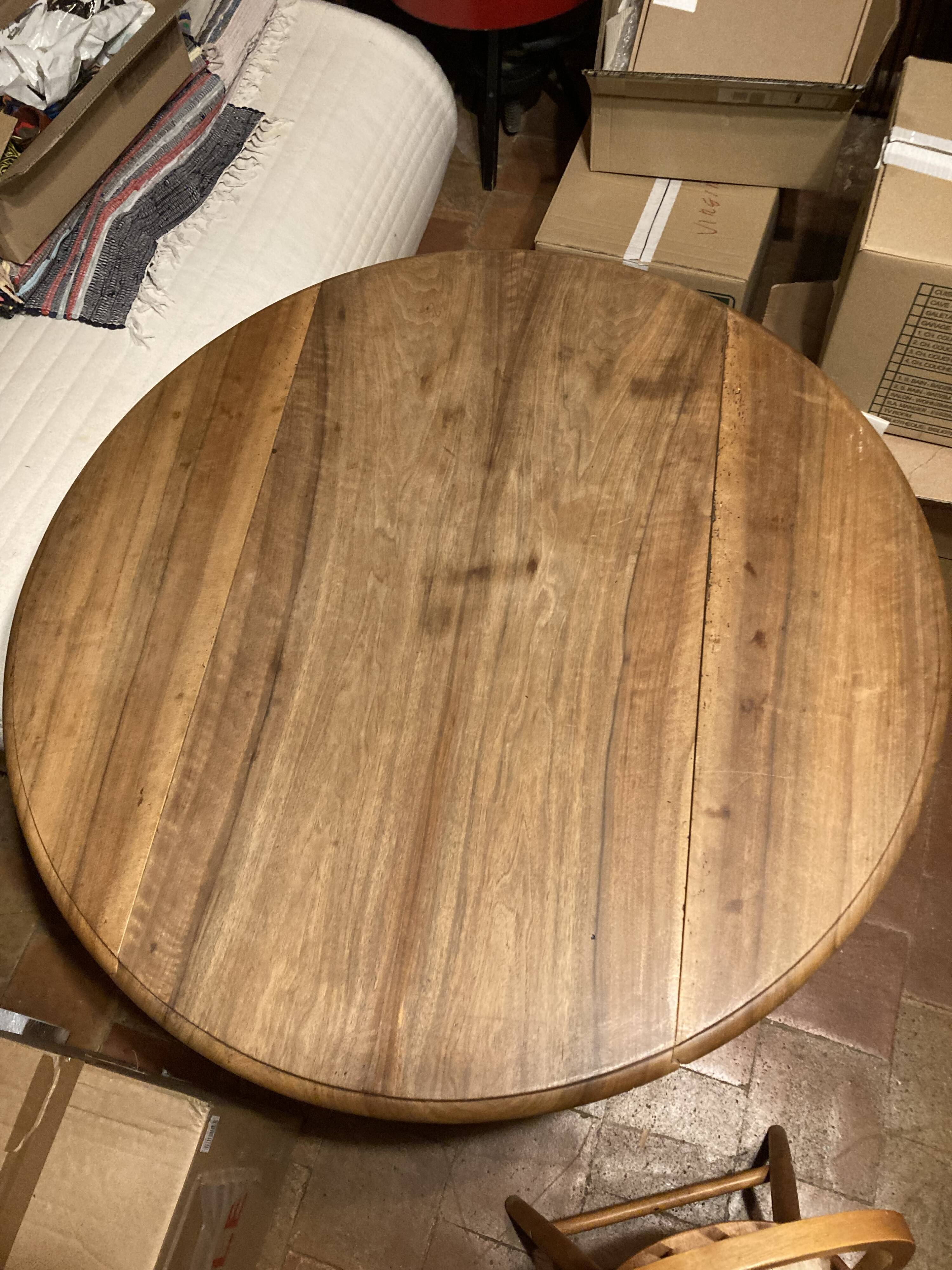 Louis Philippe Round Table