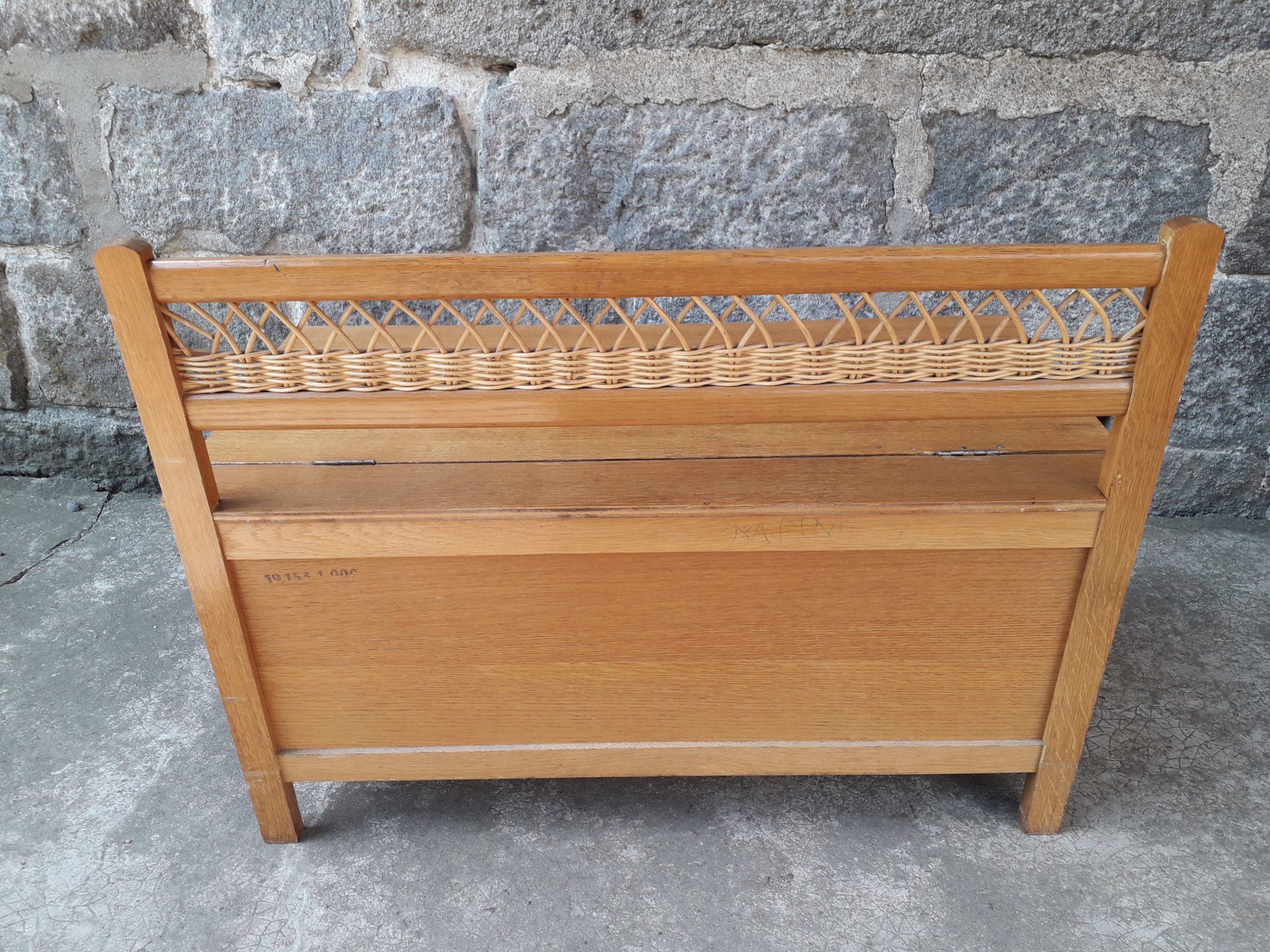 Coffre vintage en bois et rotin