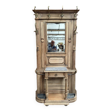 Entrance hall wardrobe from the early 20th century.