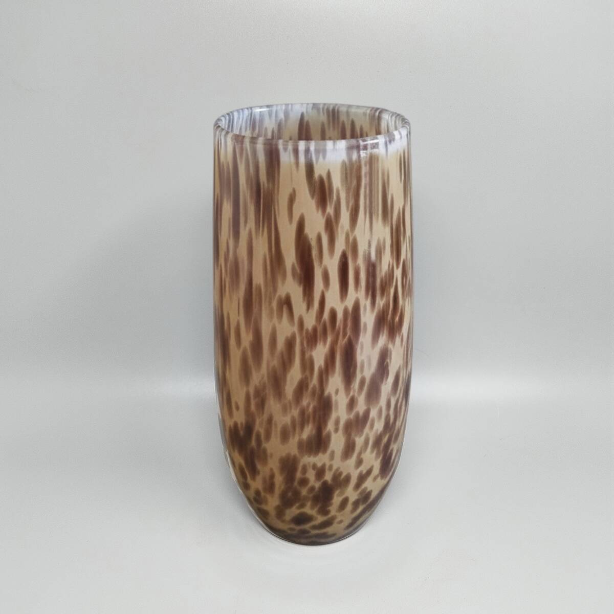 Vase de luxe fait à la main en verre de Murano des années 1970 par Maestro del Vetro.