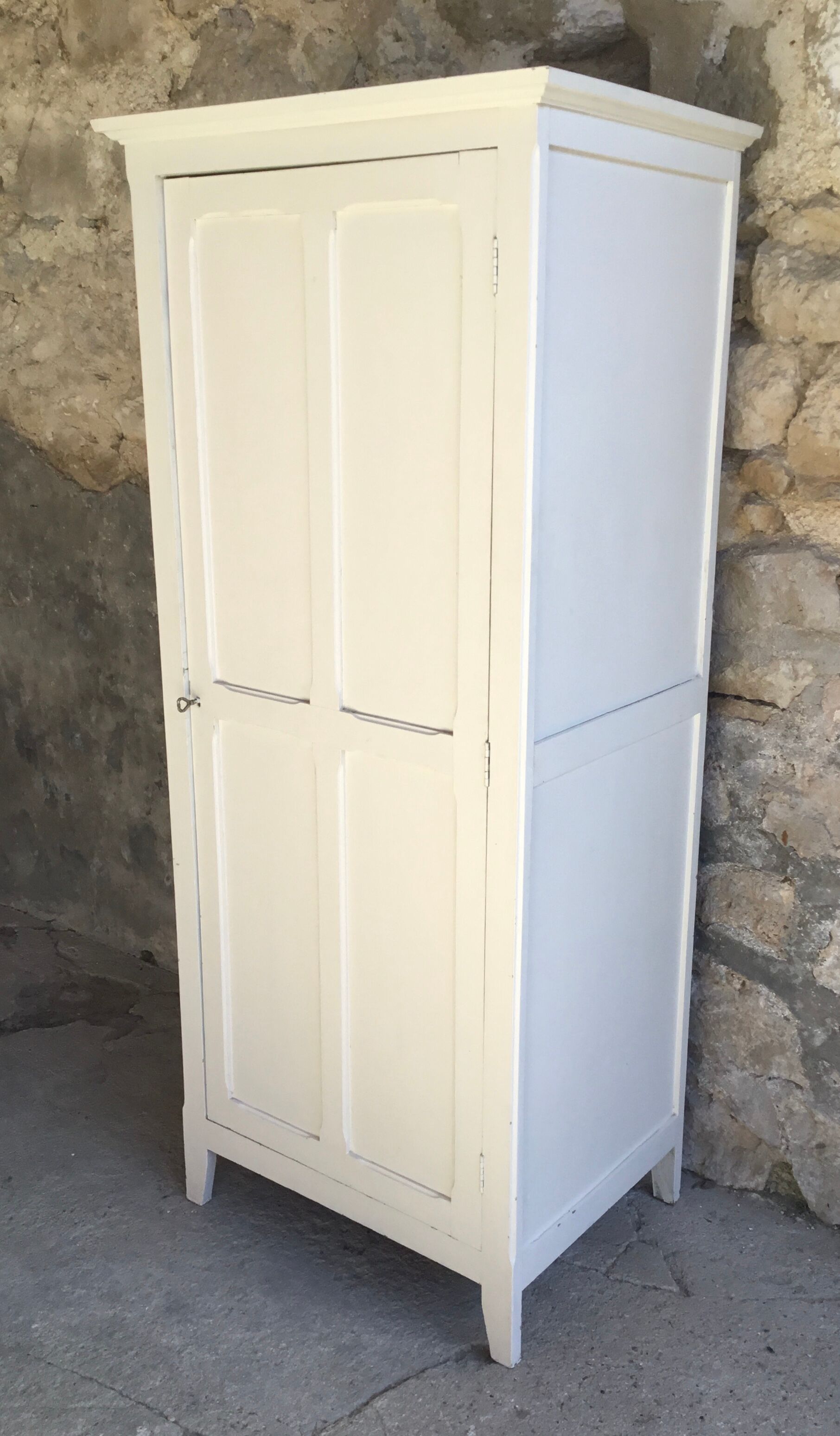 Bonnetière ou armoire parisienne 1 porte dans son jus