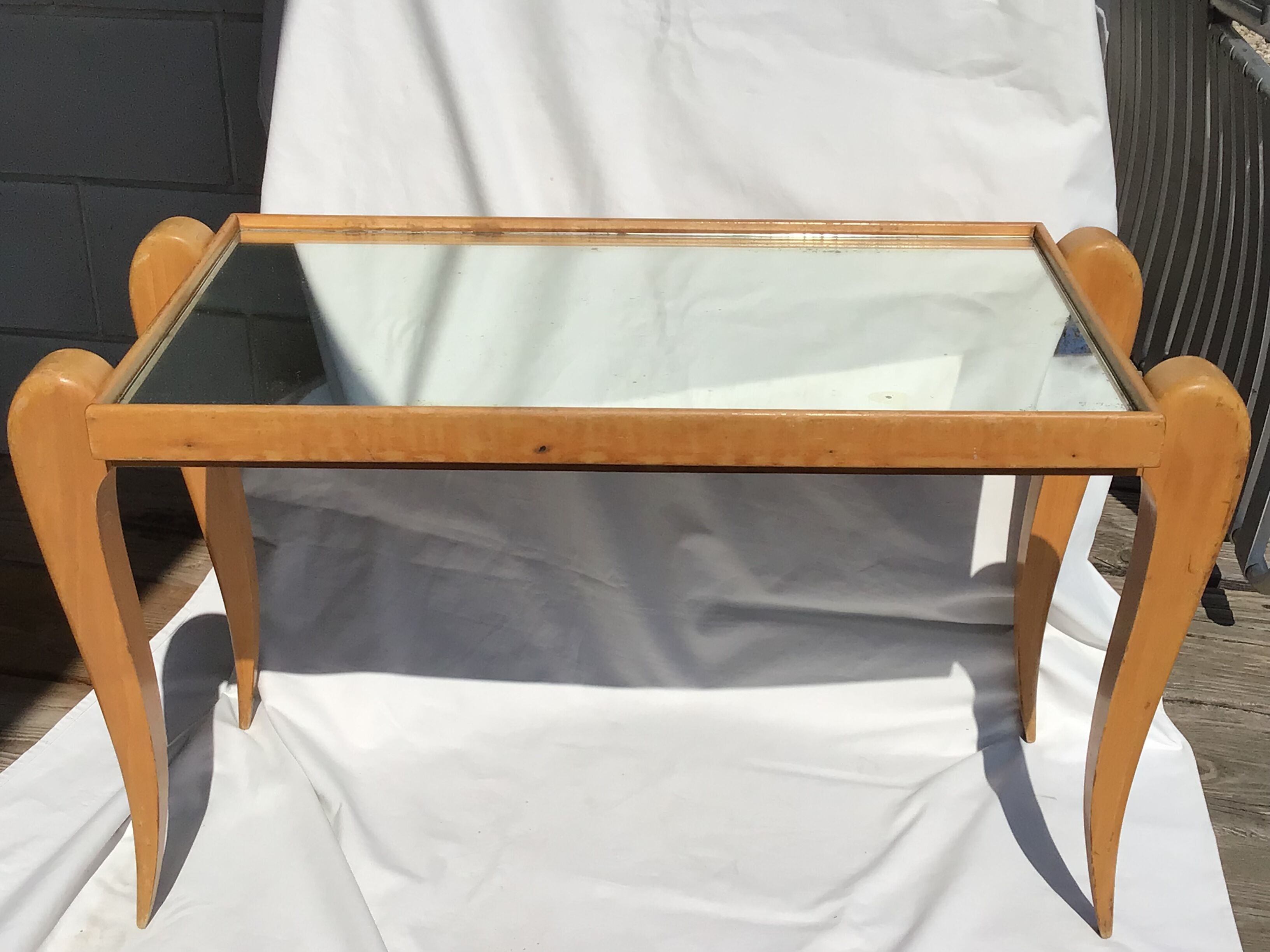 Table basse miroir art déco pieds effilés