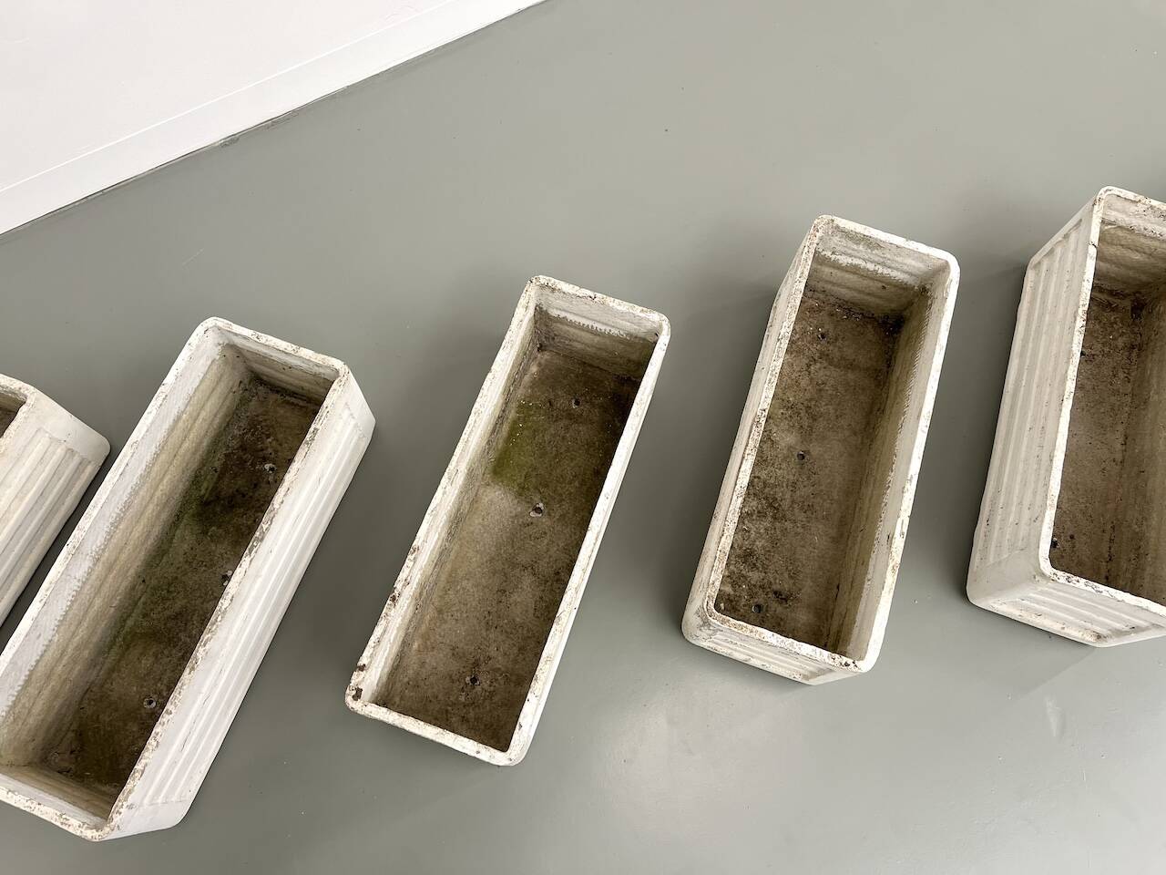 Set of 8 fiber cement planters