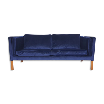 Vintage 2,5 seater sofa by Borge and Peter Mogensen for Fredericia, model 2335, Denmark 1975