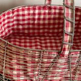 Iron basket and red vichy