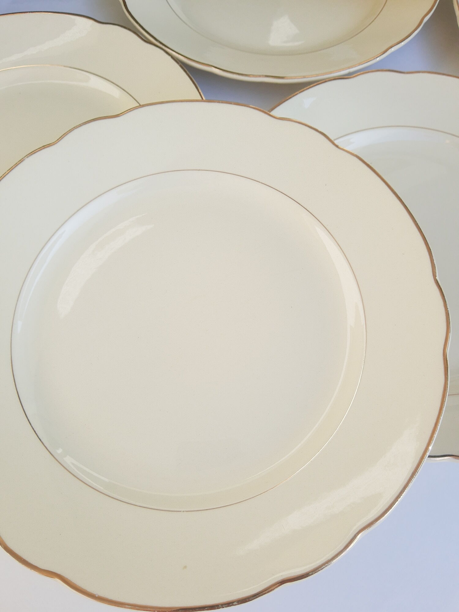 Set of 6 flat plates Villeroy and Boch ivory vintage gilding