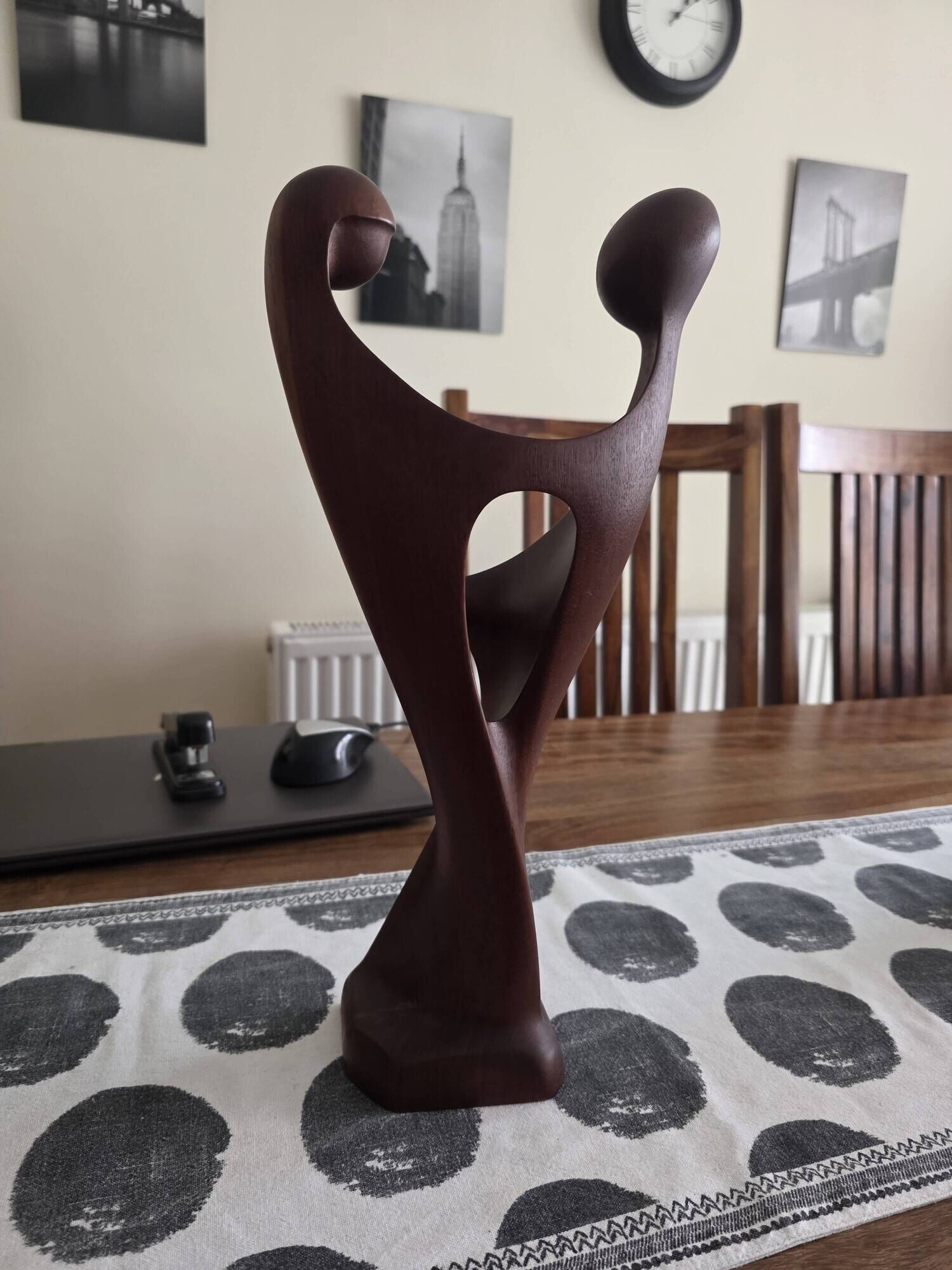 "Lovers" abstract sculpture designed by Simon Randers