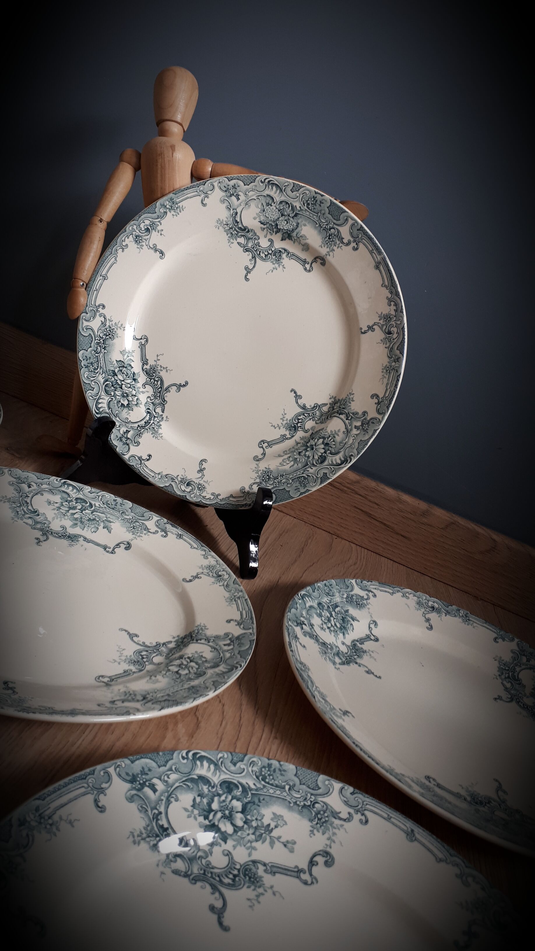 Lot of 6 plates Boch Dauphin