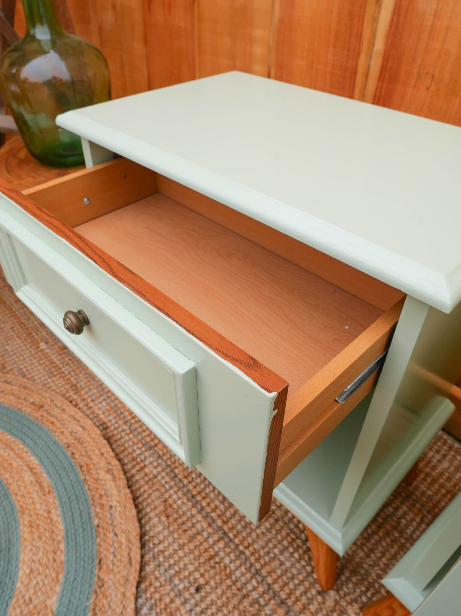 Bedside compass feet