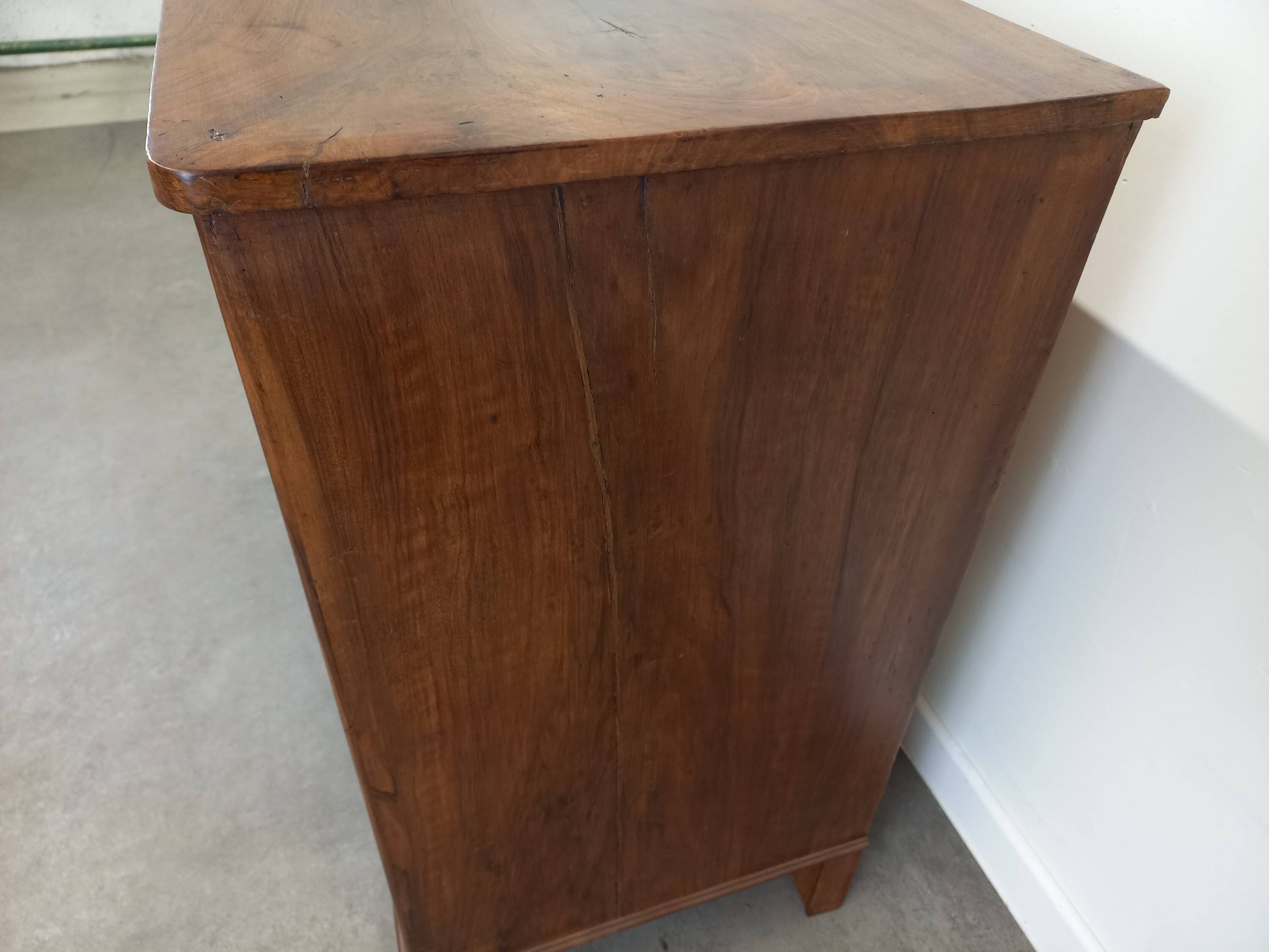 Commode de style Louis XVI