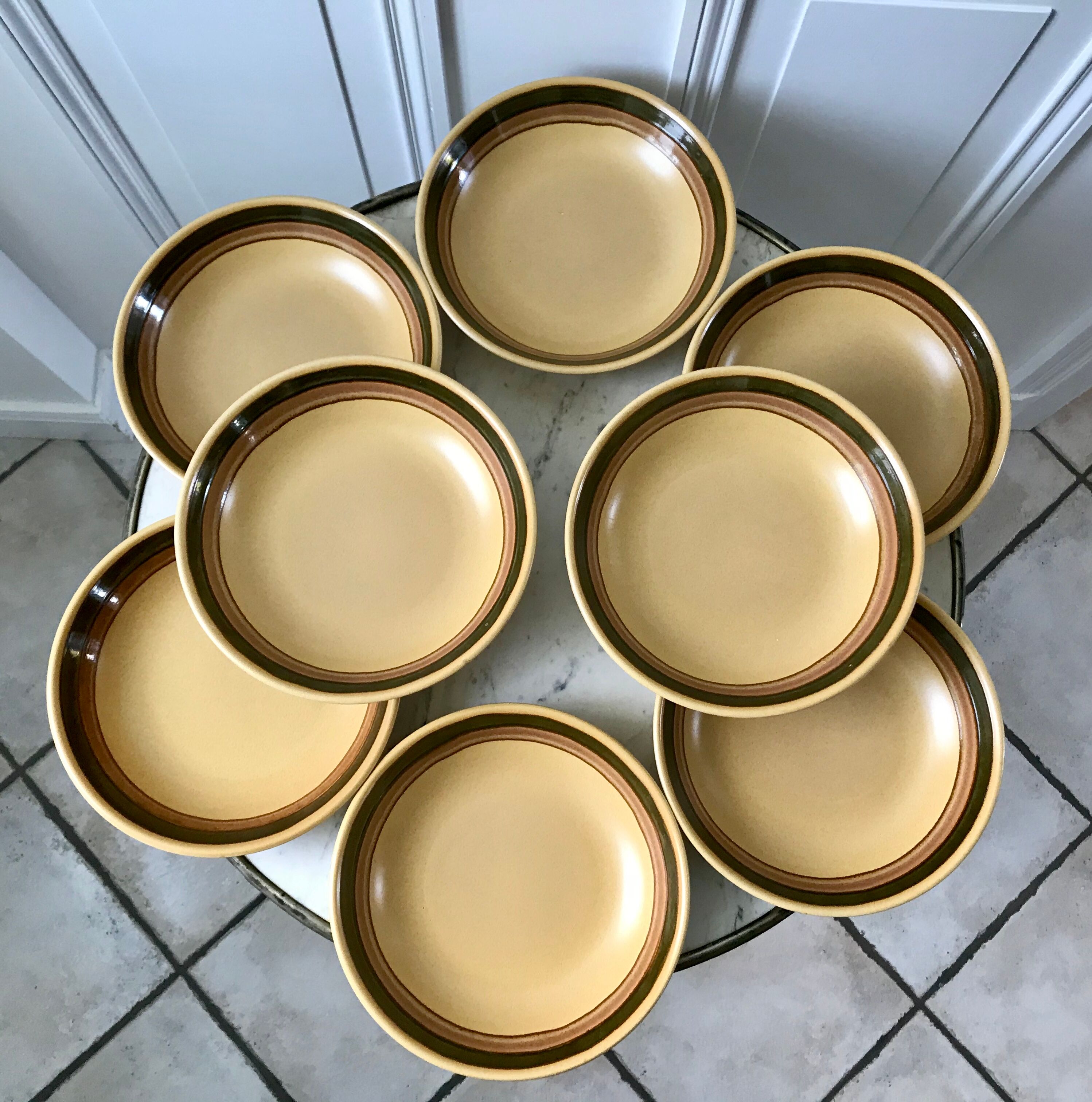 Set of 8 hollow plates in vintage sandstone 70s