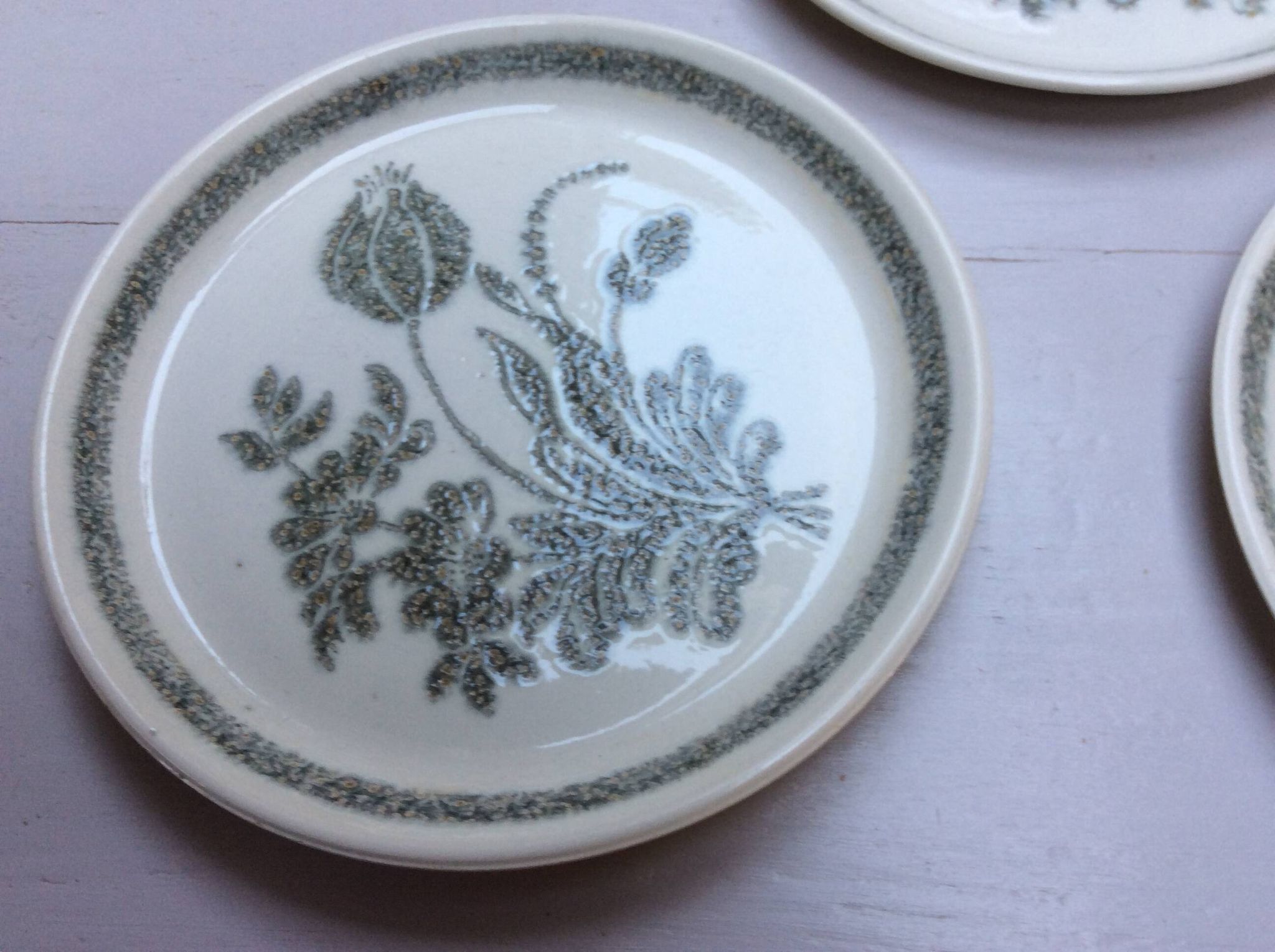 3 dinner plates