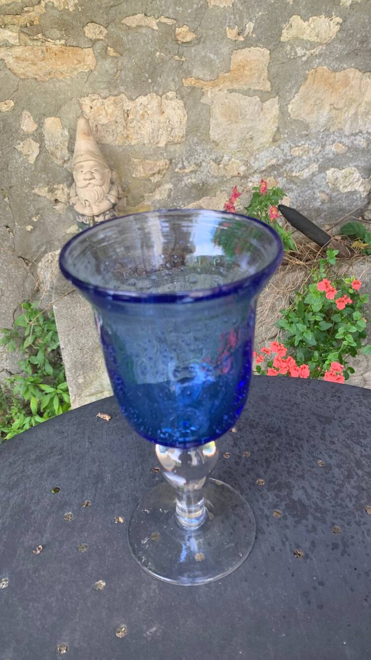 Two large wine glasses in blown and bubbled glass, duo line, vintage