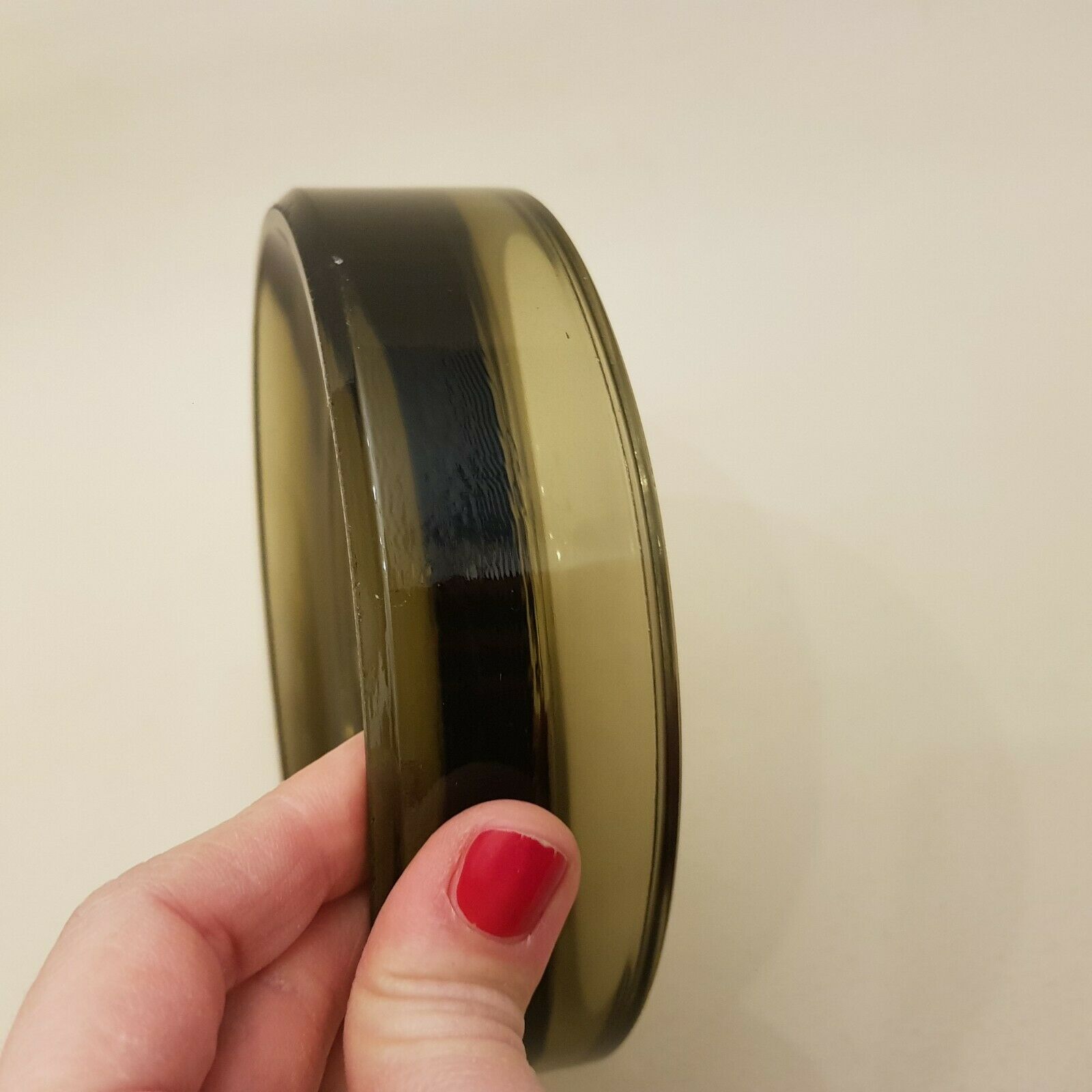 Empty pocket cup ashtray vintage smoked glass décor planes