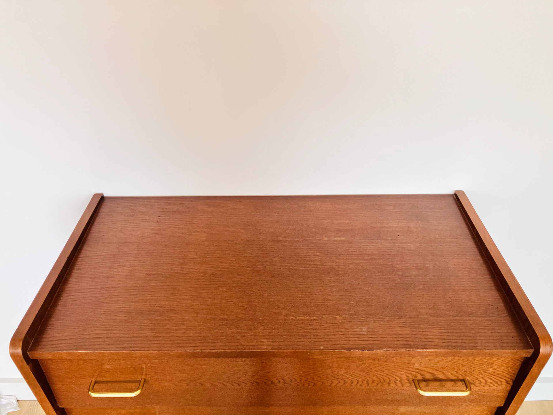 Commode pieds fuselés années 60