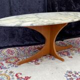 Oval coffee table