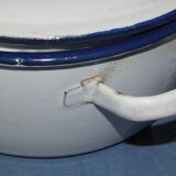 Small bowl pot in vintage enamelled sheet metal