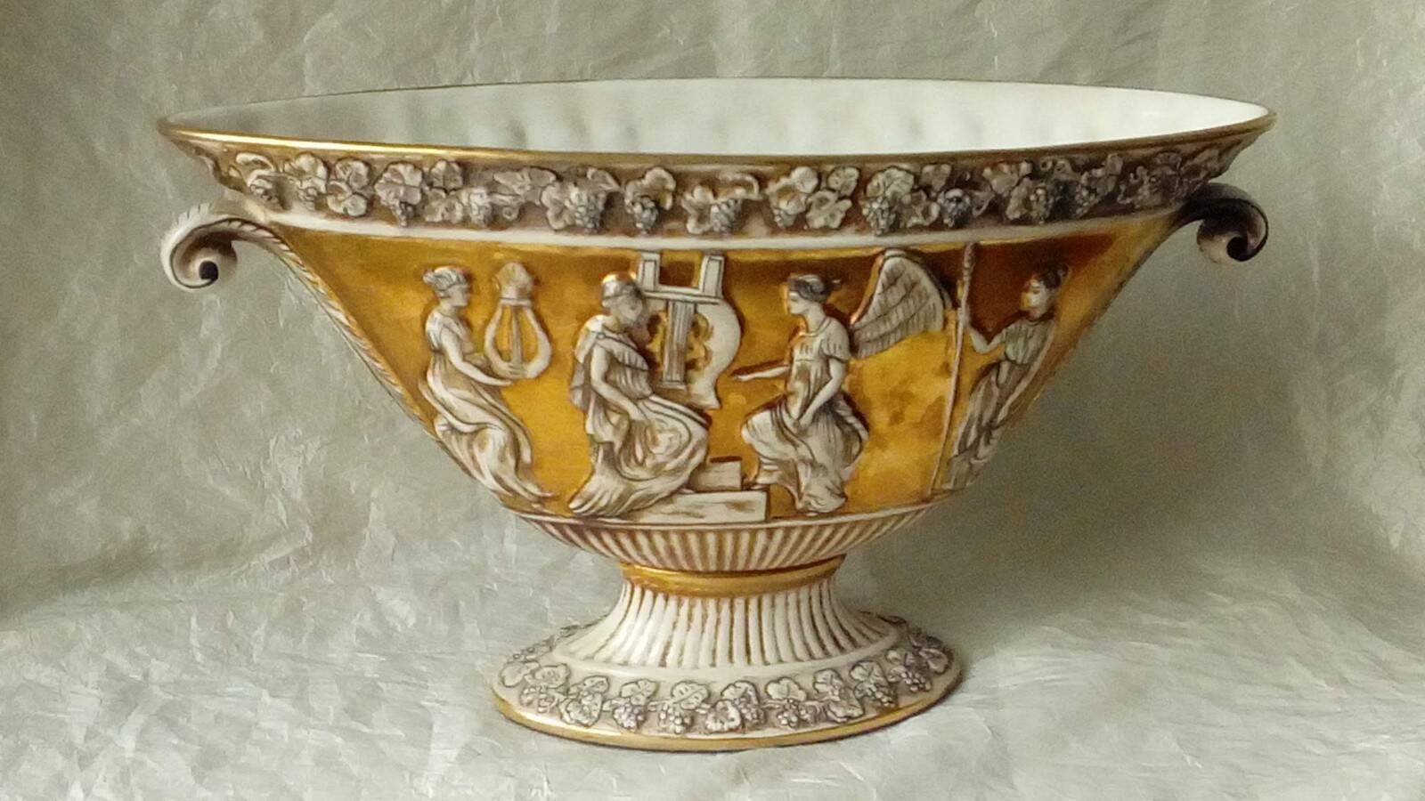 Capodimonte italian earthenware planter with antique decoration