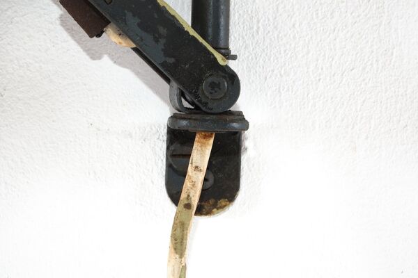 Lampe ciseaux Midgard DRGM abat-jour émaillé