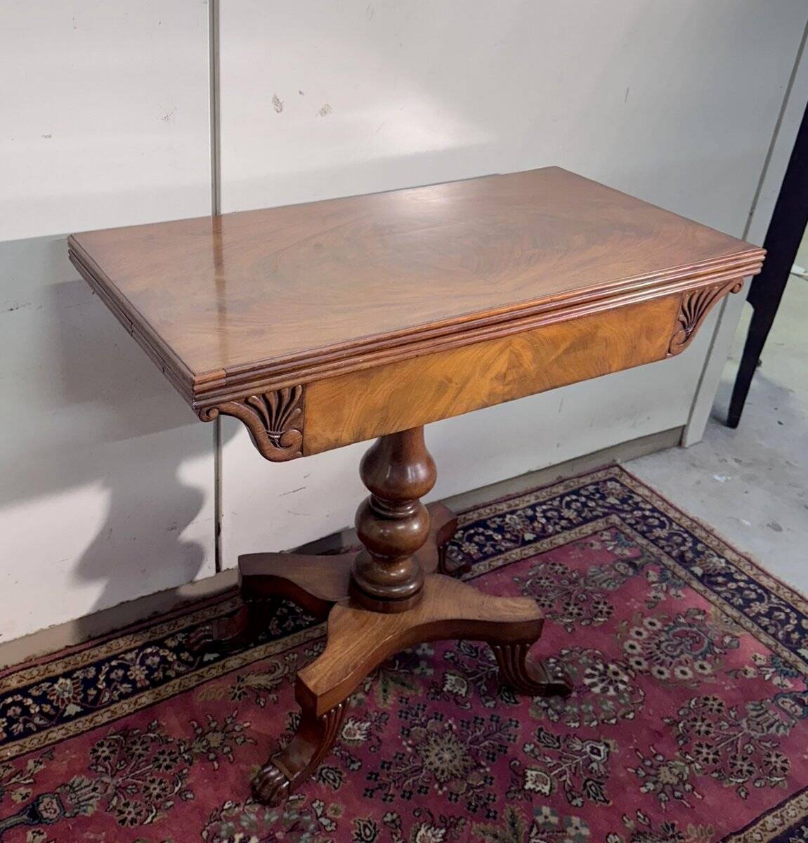 Angleterre XIXeme : table a jeux style Charles X en acajou blond