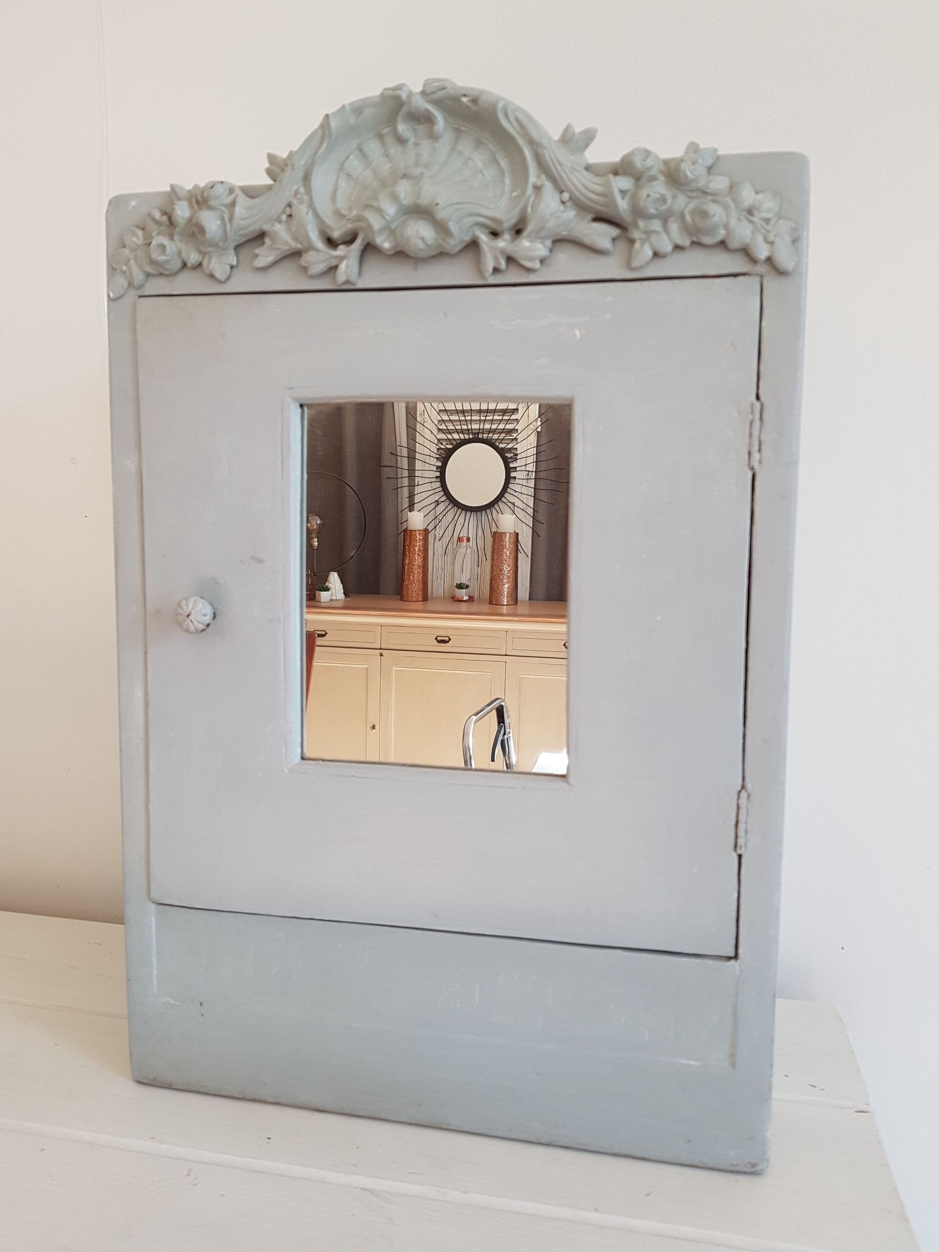 Former medicine cabinet