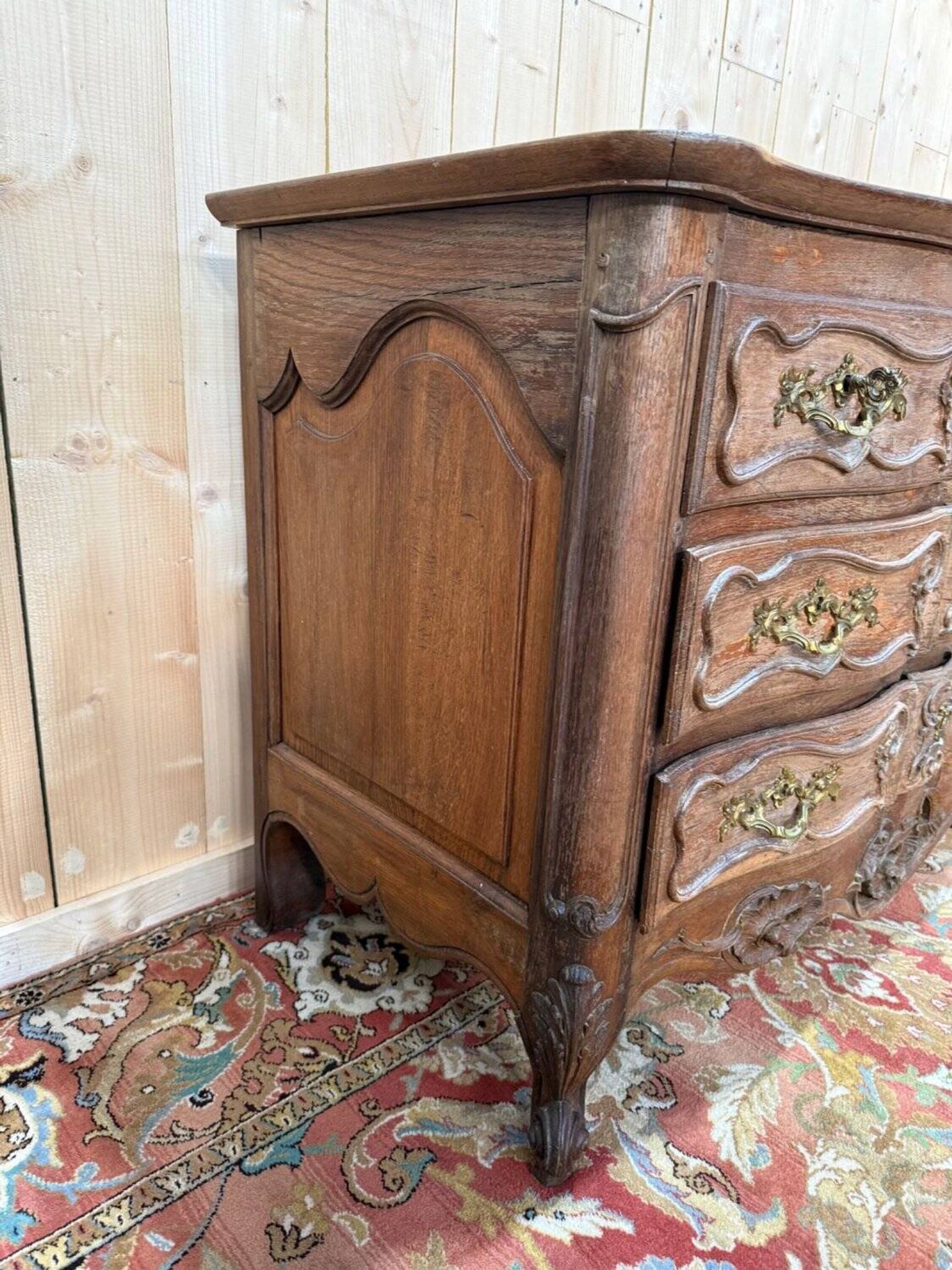 Nîmes Louis XV commode in carved oak