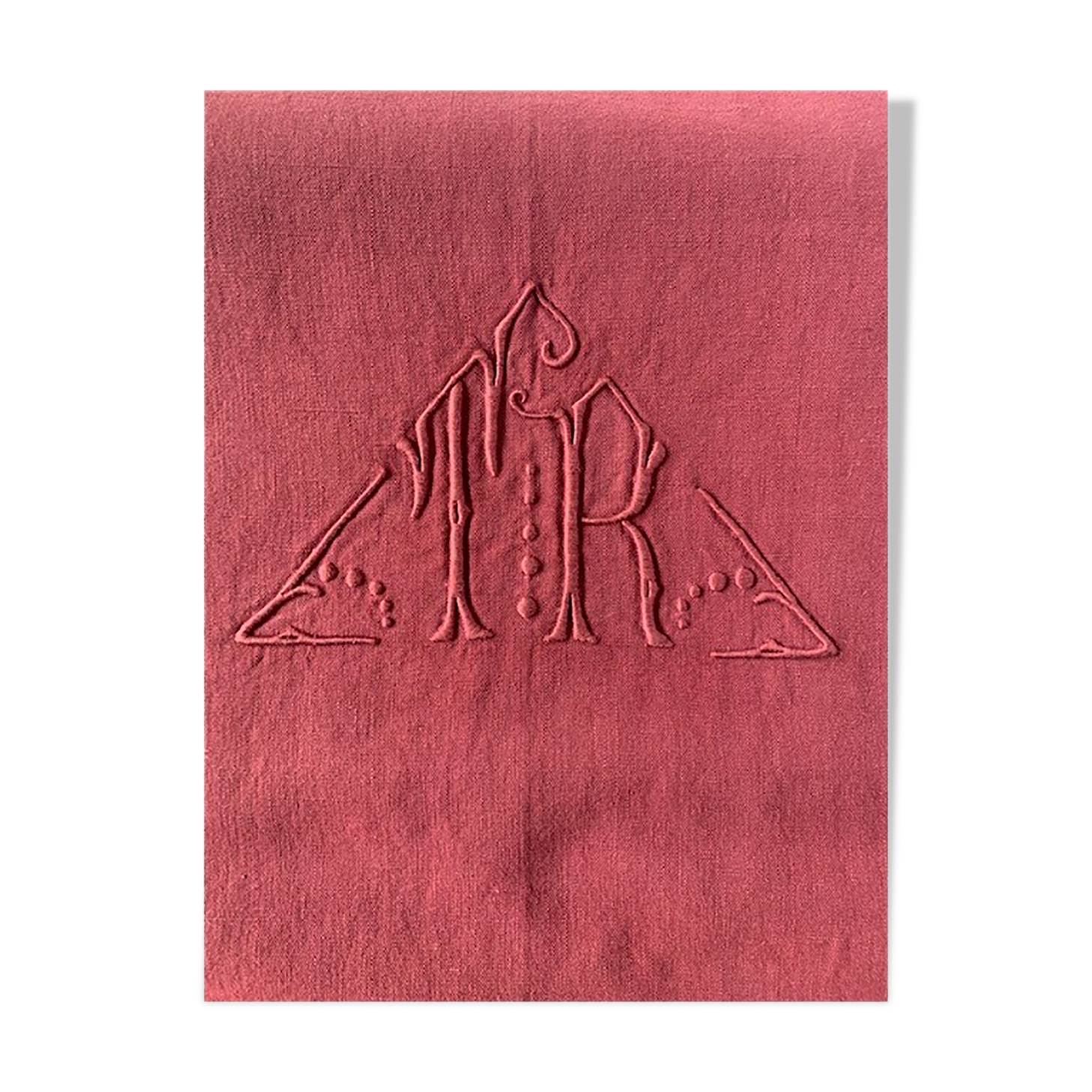 Old cloth in wine metis binds