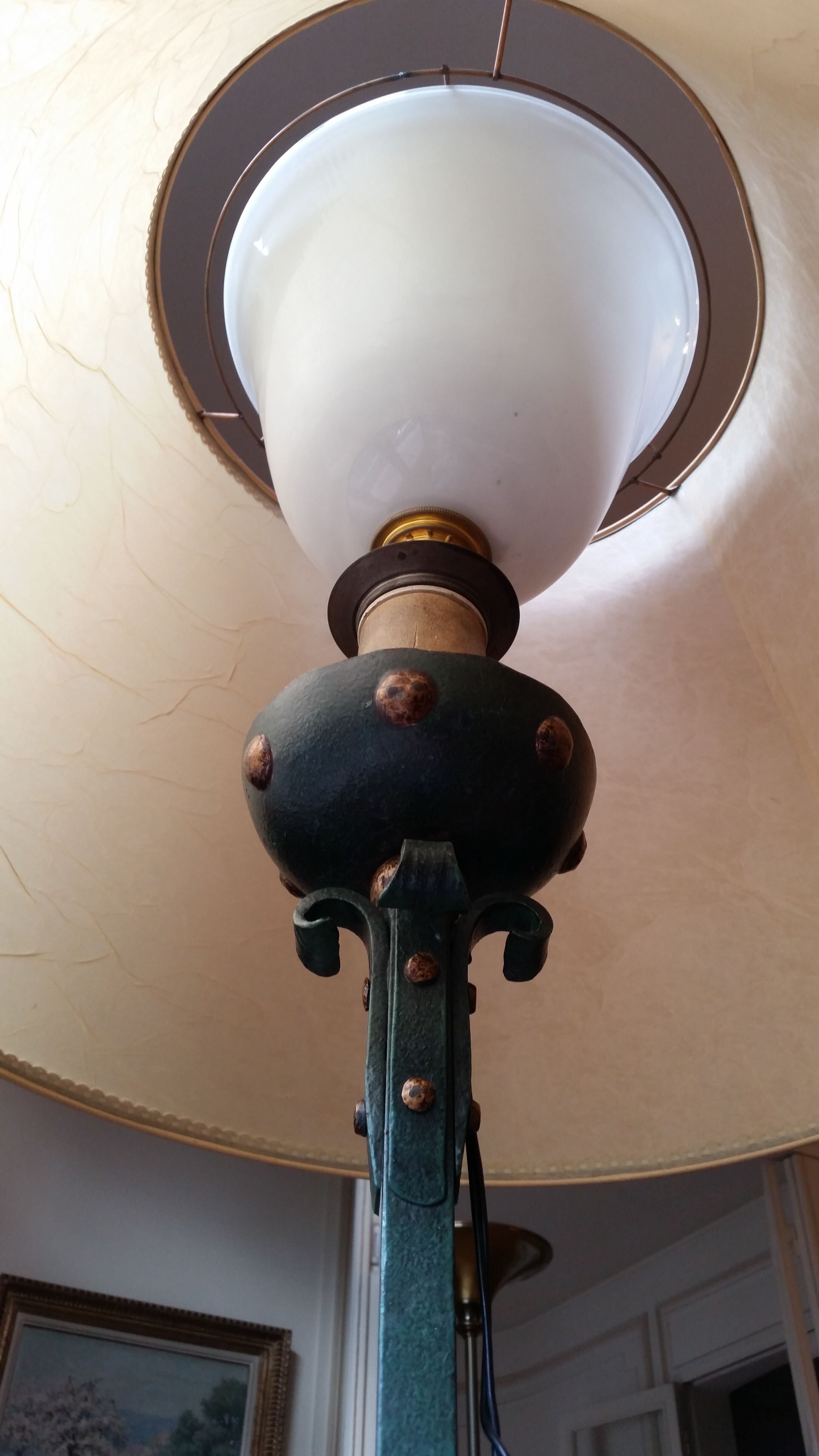 Lampadaire en fer forgé tripode des années 50