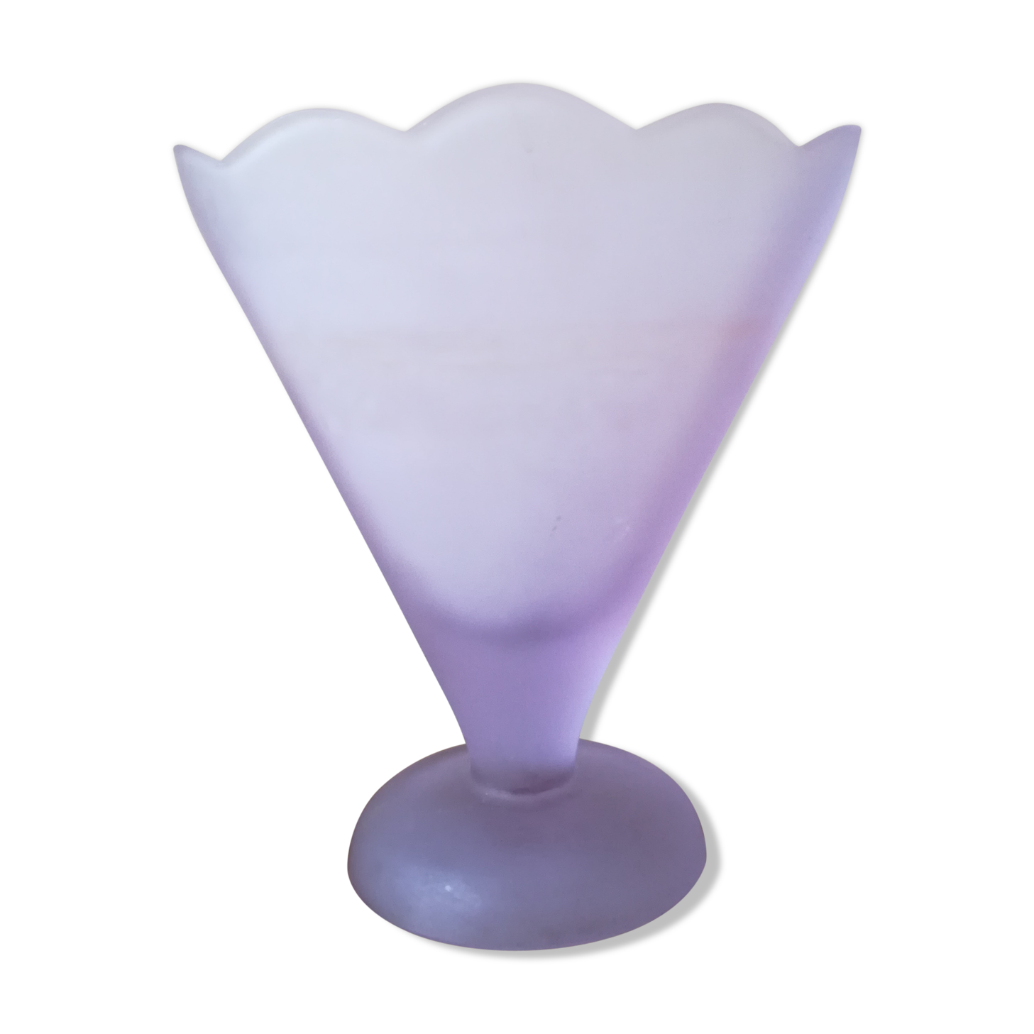 Vase cornet en verre poli