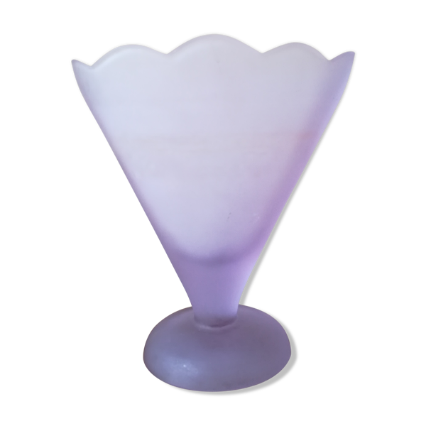 Vase cornet en verre poli