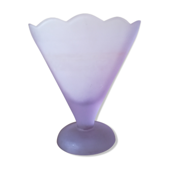 Vase cornet en verre poli
