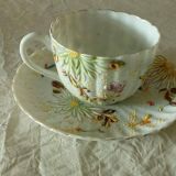 Coffee cup in fine porcelain with elmaille floral decoration
