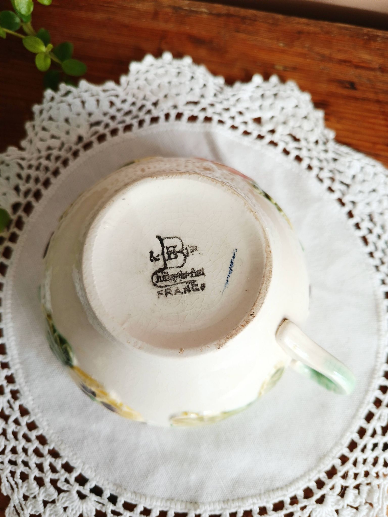 Large slipware cup Thoughts, Choisy le Roi