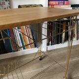 Desserte porte-vinyles sur roulettes