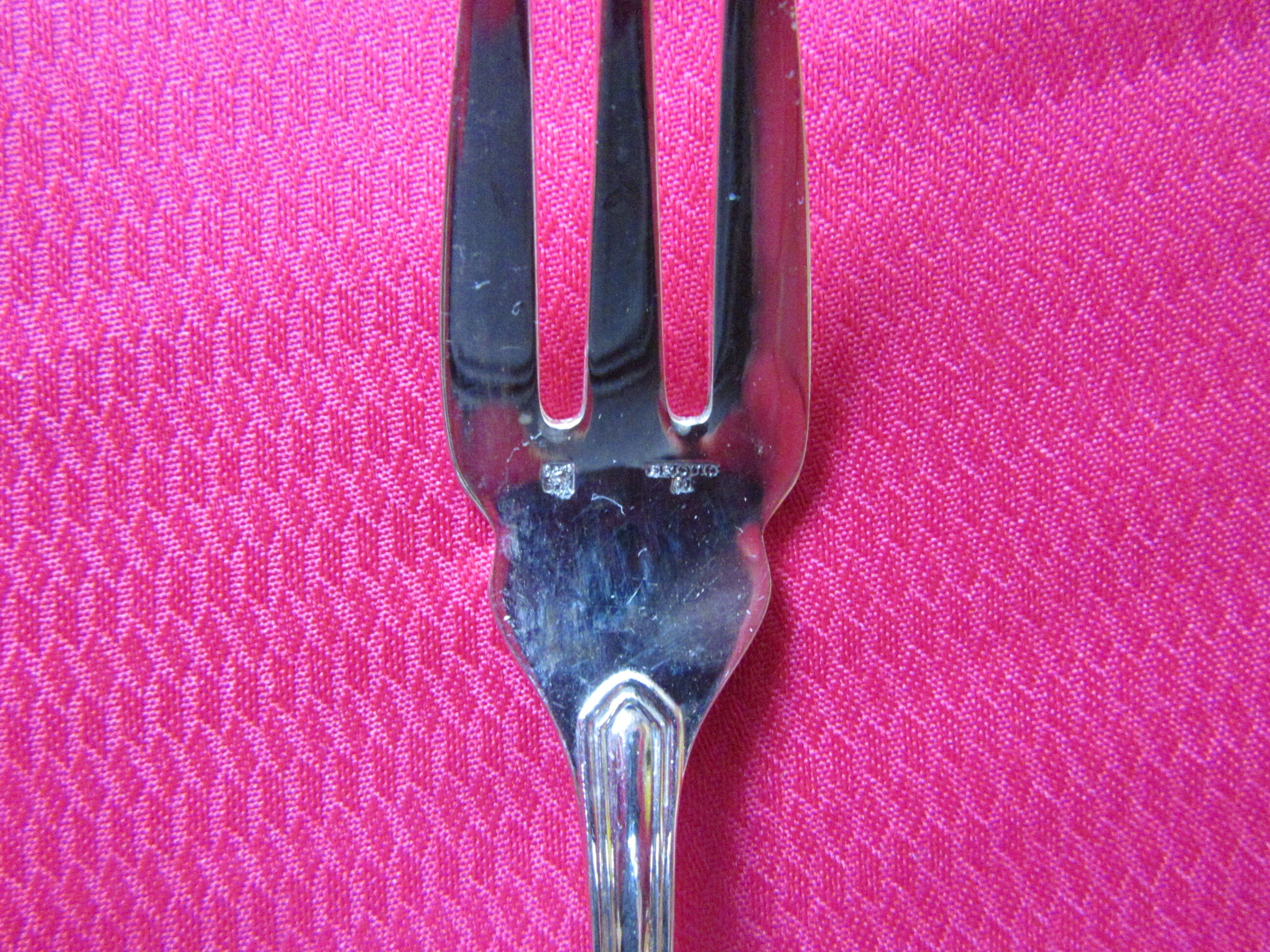 Silver metal fish service ercuis- model contours victoria