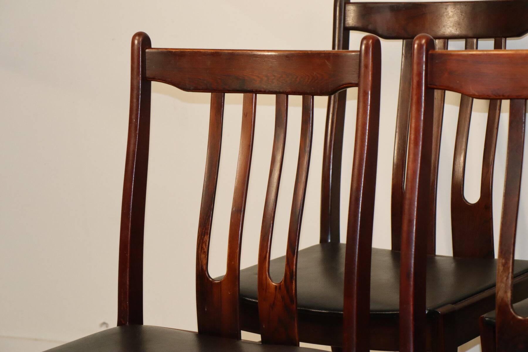 Set of 6 Scandinavian chairs in rosewood, 1960.