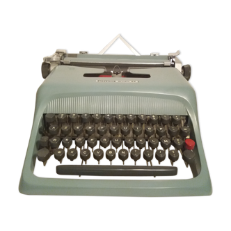 Machine à écrire Olivetti Studio 44