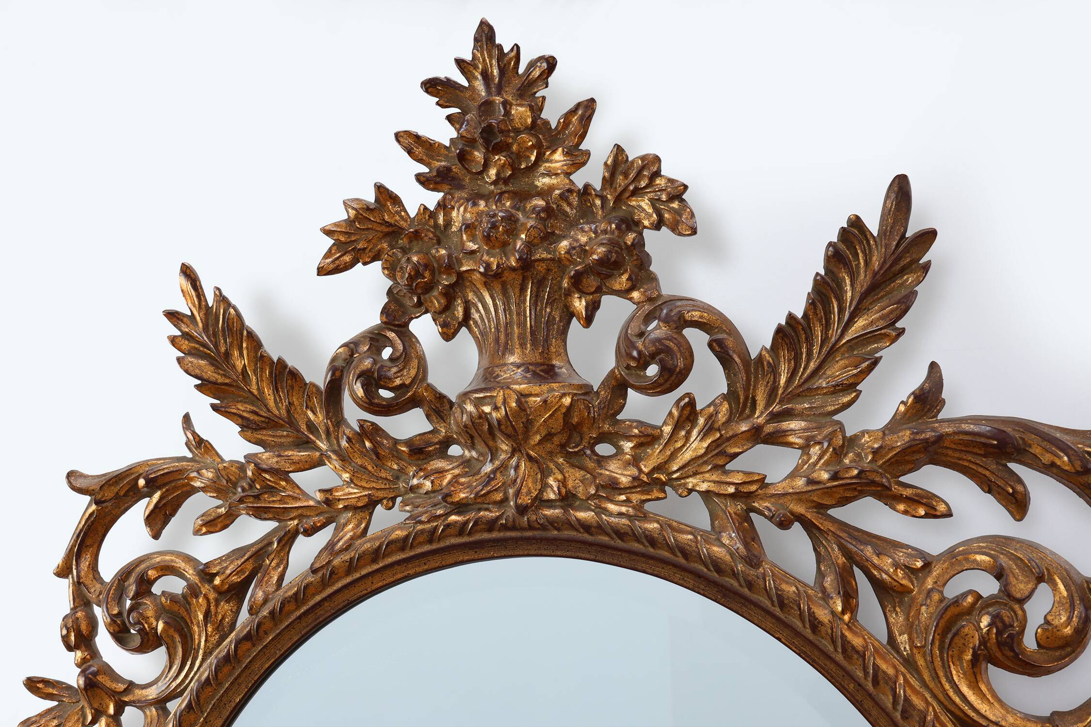 Miroir baroque doré de grande taille du 20e siècle par Deknudt Belgique