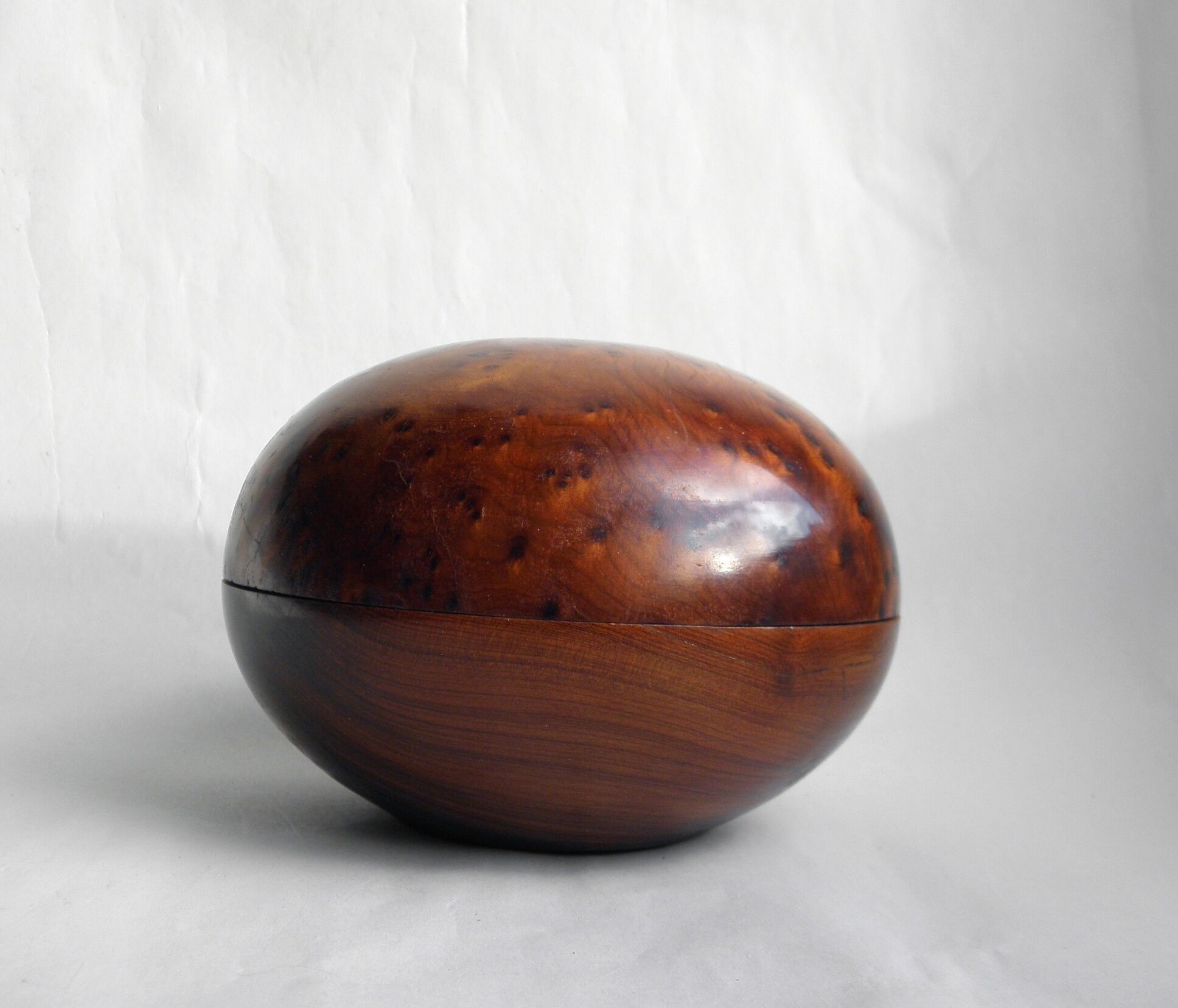 Cedar magnifying glass box