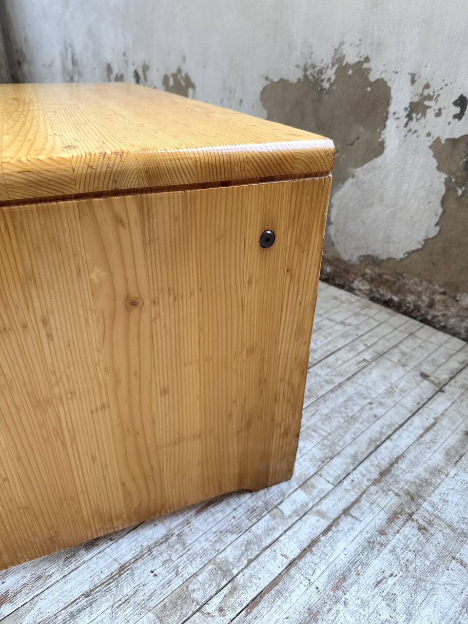 Coffee table in Perriand style, Les Arcs 1800.