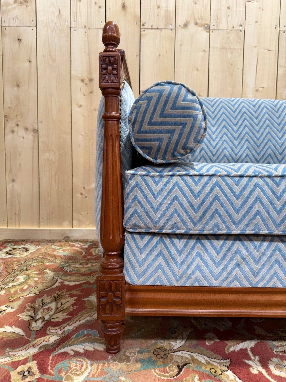 Louis XVI style sofa bed – Mahogany-stained beech & blue velvet