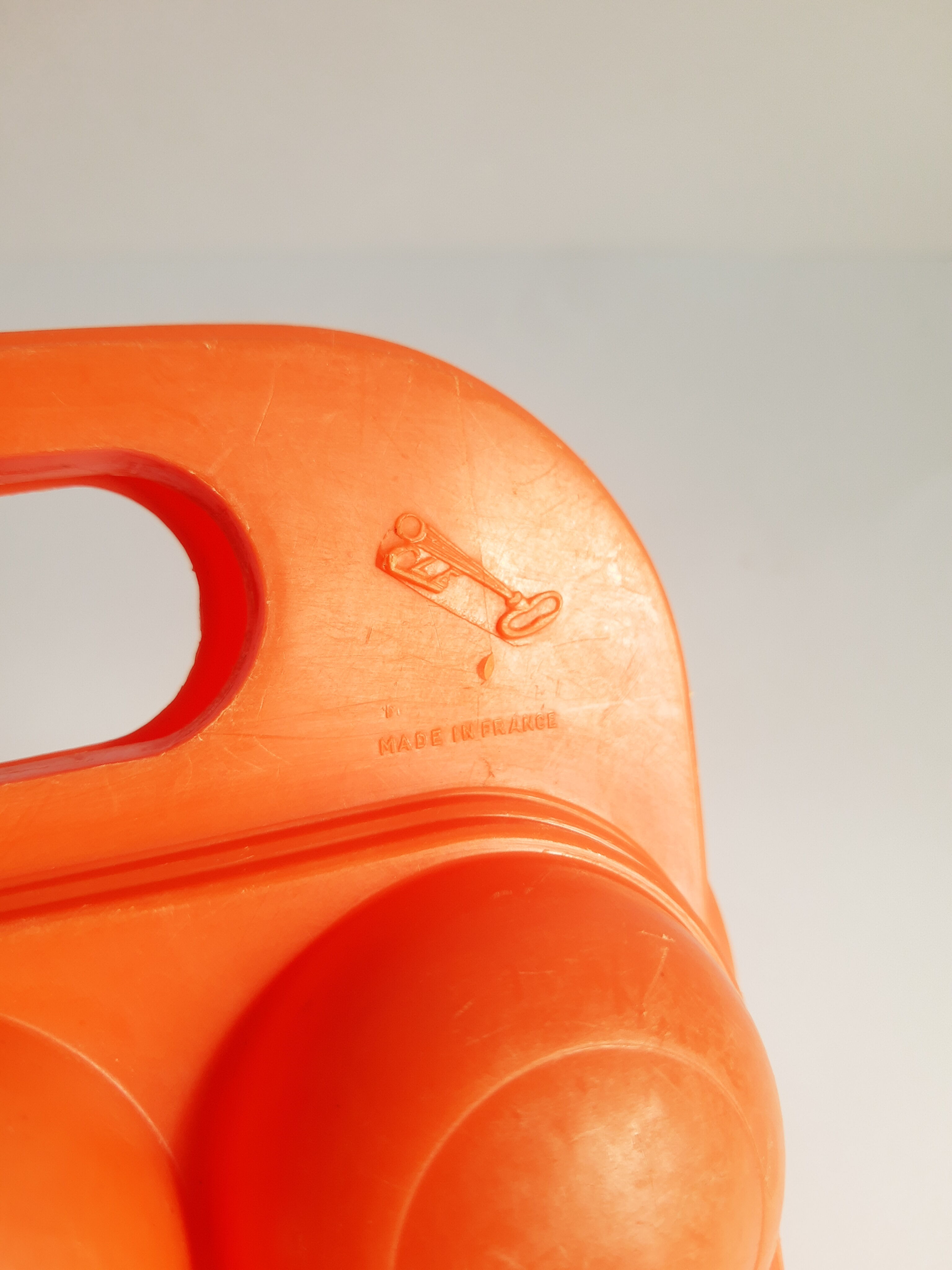 Orange egg box 70s